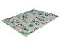 Tapis de jeu pour enfants avec routes, maisons et paysage urbain.
