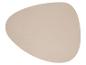 Set de table beige de forme irrégulière
