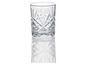 Un verre en cristal avec un motif gravé.