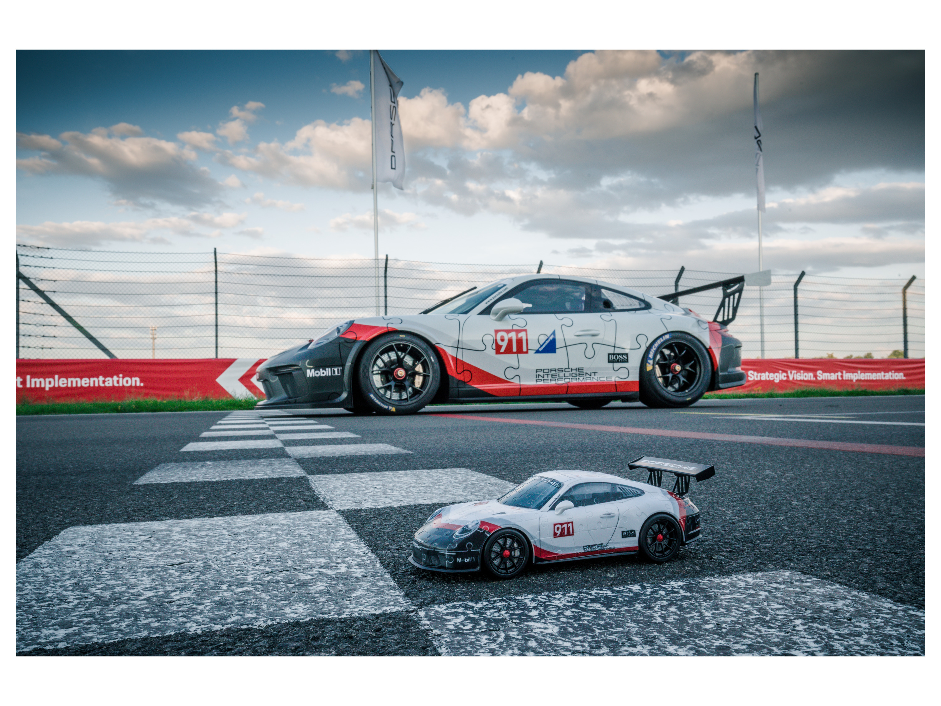 Puzzle 3D 108 pièces Porsche 911 GT3 Cup avec grille Ravensburger France - vue 10