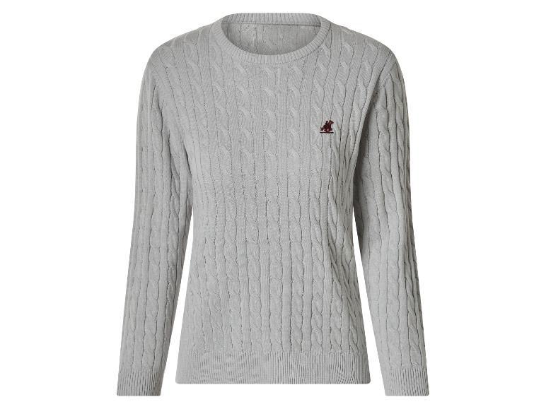 Pull gris en maille torsadée avec un logo brodé sur la poitrine.