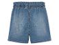 Shorts en jean bleu à taille élastique.