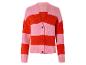 Un pull en tricot rayé rose et rouge avec des boutons.