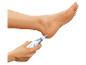 Râpe électrique pour les pieds utilisée sur un talon pour enlever les callosités.