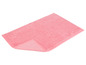 Un tapis de bain rose avec une texture de petites billes.