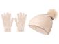 Bonnet en tricot beige avec pompon et gants assortis.