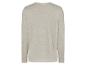 T-shirt gris clair à manches longues.