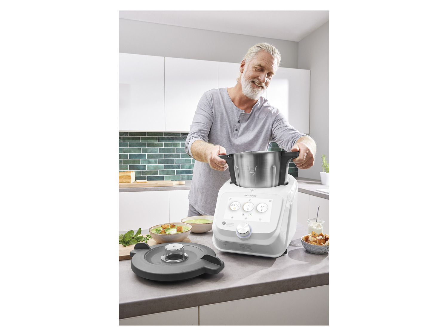 Monsieur Cuisine Smart robot multifonctions SilverCrest 1000W Blanc :  : Cuisine et Maison