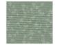 Papier peint vert avec un motif subtil de fleurs et de feuilles vert clair.