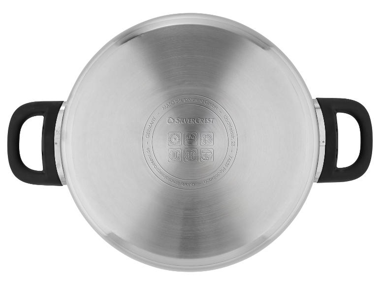 Une casserole Silvercrest en acier inoxydable, vue de dessus.