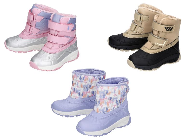 Trois paires de bottes de neige pour enfants en rose/argent, beige/noir et violet à motifs.