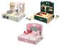 Jouets en bois pour enfants : cuisine, établi Parkside et coiffeuse.