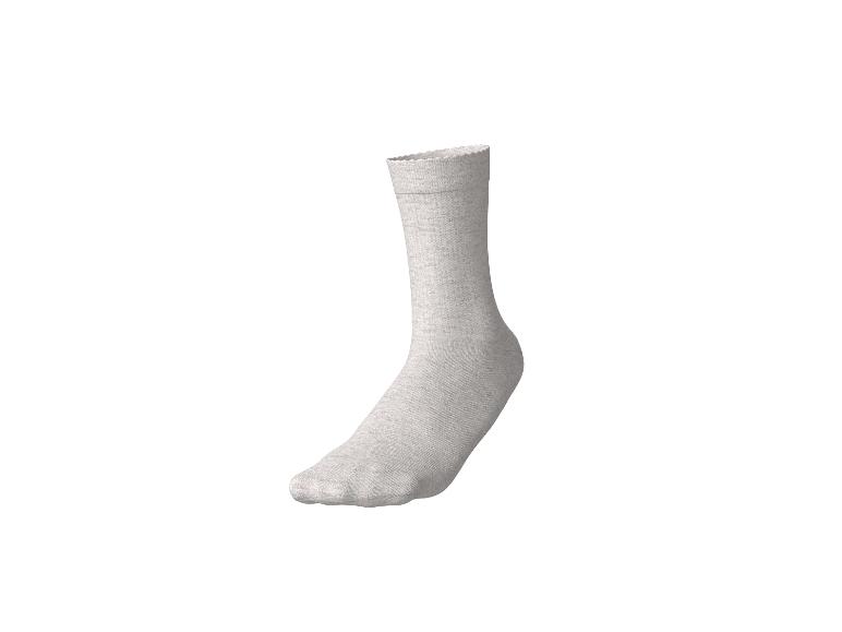 Chaussette gris clair en matière douce, présentée sur fond blanc.