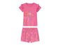 Un t-shirt rose avec un imprimé de la Panthère Rose et un short rose avec un imprimé de la Panthère Rose sur toute la surface.