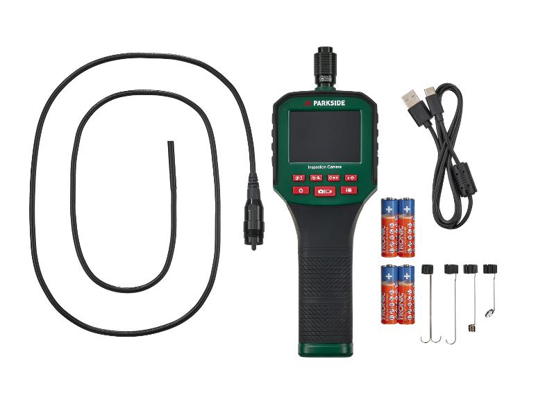 Caméra d'inspection avec sonde flexible, câble USB, piles et divers accessoires.