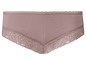 Une culotte rose avec de la dentelle.