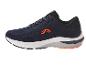 Chaussures de course bleues avec logo orange.
