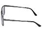 Vue latérale de lunettes de soleil noires avec verres foncés et branches fines