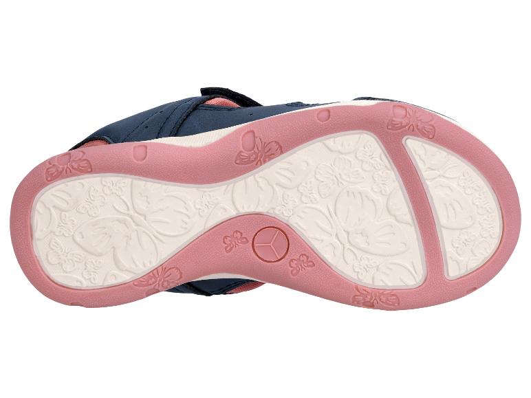 Semelle de sandale enfant rose et blanche avec motif papillon.