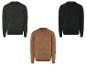 Trois pulls pour hommes en vert foncé, noir et beige.