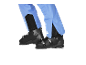 Jambes en pantalon de ski bleu et chaussures de ski noires