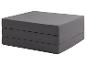 Matelas pliable gris foncé.