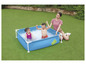 Des enfants jouent dans une piscine à cadre bleue Splash & Play.