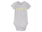 Un body bébé gris à manches courtes de Lupilu, avec l'inscription 'LOVE' en lettres jaunes.