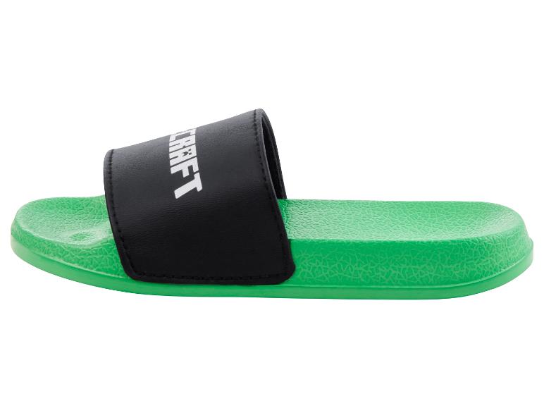 Des tongs Minecraft vertes avec une bande noire.