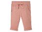 Un pantalon rose avec un cordon et des poches.