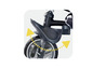 Gros plan sur la roue avant d'un tricycle Snobby.