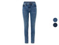 Jeans skinny pour femmes en deux nuances de bleu.