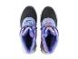 Une paire de bottes d'hiver pour enfants avec un imprimé floral et des détails violets