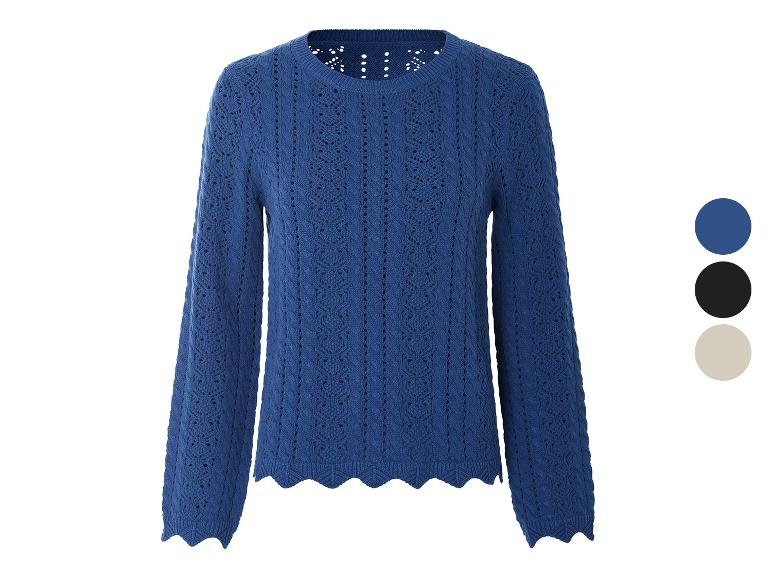 Pull bleu en maille ajourée, disponible en trois couleurs.