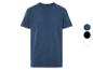 Un t-shirt bleu foncé à manches courtes.