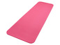 Un tapis de yoga rose.