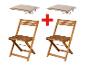 Deux chaises pliantes en bois et deux coussins.
