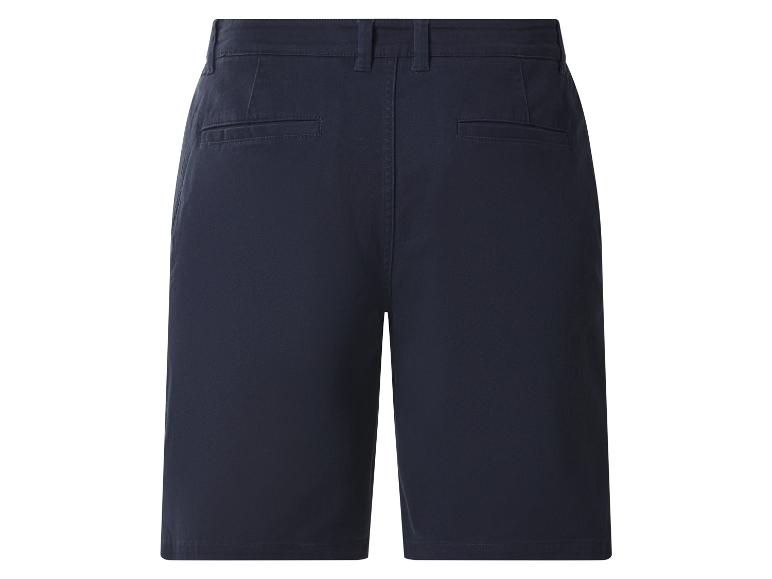 Shorts homme bleu foncé avec poches arrière.