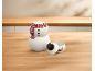 Deux récipients en forme de bonhomme de neige avec écharpe rouge et visage sur une table en bois.