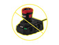 Un chargeur de batterie X-Team noir et rouge avec un indicateur vert.