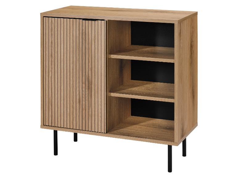 Chevet moderne en bois clair avec étagères et pieds noirs.