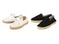 Deux paires d'espadrilles, une paire rayée et une paire noire.