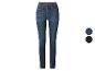 Jean bleu pour femme avec deux options de couleur : bleu foncé et noir.