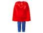 Cape rouge et pantalon bleu d'un costume de super-héros