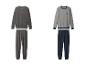 Deux ensembles de pyjamas en polaire, un gris foncé et un gris clair avec un pantalon bleu marine.