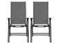 Deux chaises de jardin pliantes grises avec accoudoirs.