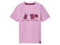 Un t-shirt rose avec un écureuil et un lapin, avec le texte 'Nature Friends'.