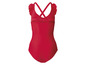 Un maillot de bain rouge à volants