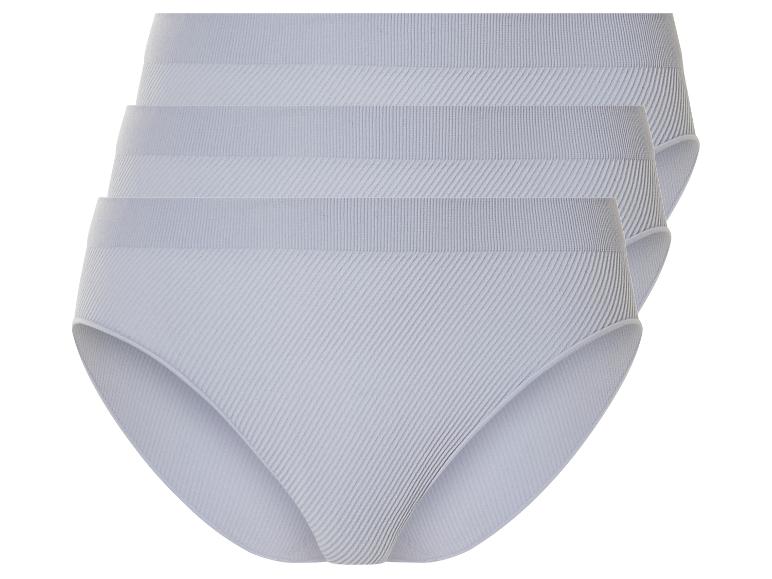 Trois paires de culottes femme gris clair, côtelées.