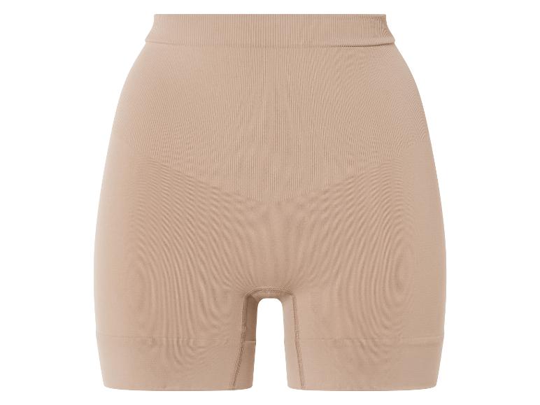 Shorts beiges sans couture pour femme.